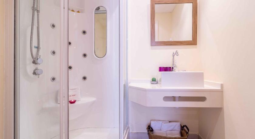 Image of Economy Double or Twin Room 13