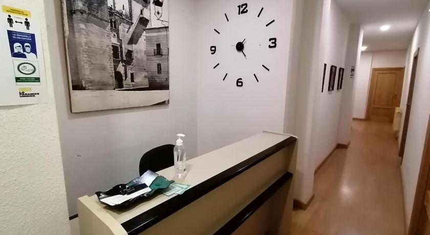 Hostal Hernan Cortes photo