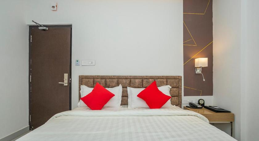 Vihaari 24 Business Hotel photo