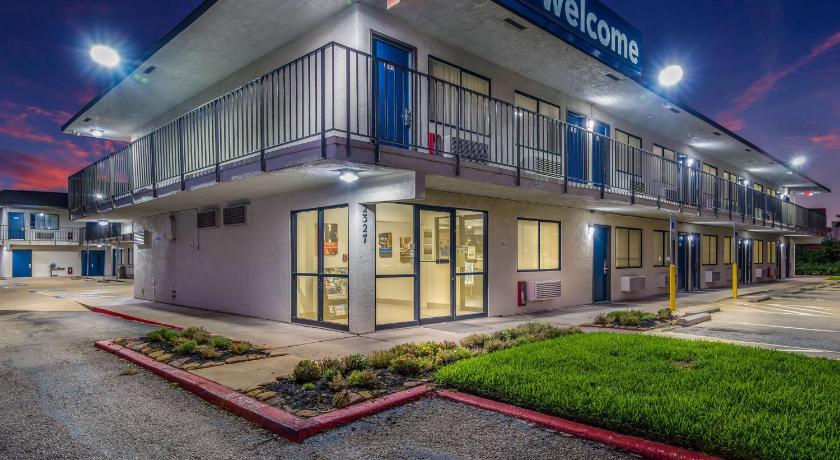 Motel 6-College Station, TX - Bryan