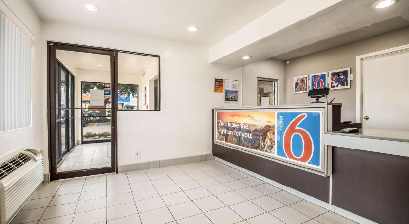 Motel 6-College Station, TX - Bryan