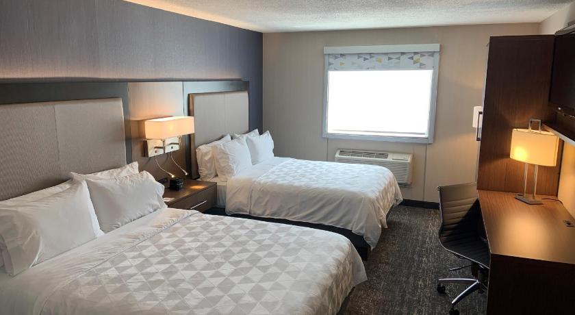 Holiday Inn Hotel & Suites Chicago-Carol Stream/Wheaton