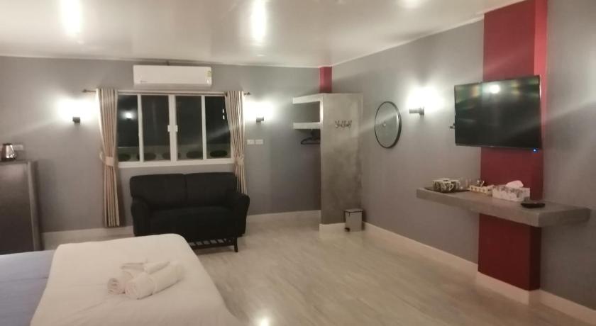 Image of Family Room 15