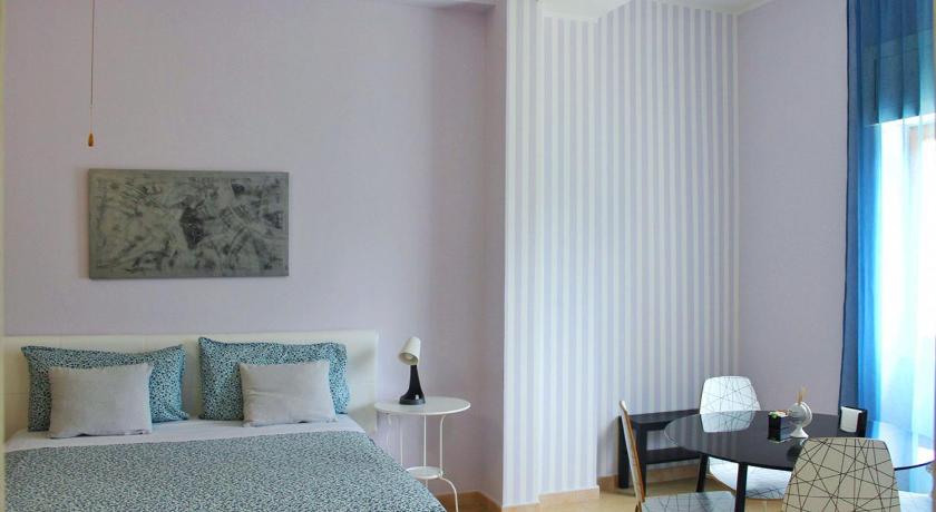 Image of Family Room with Bathroom 3