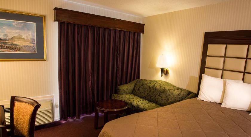 Clarion Hotel and Suites photo