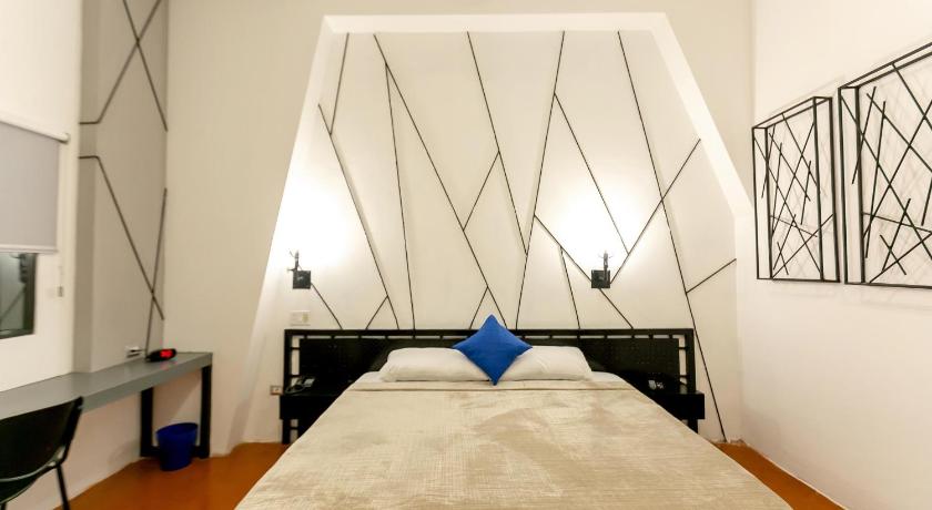 D' LA TORRE HOTEL photo