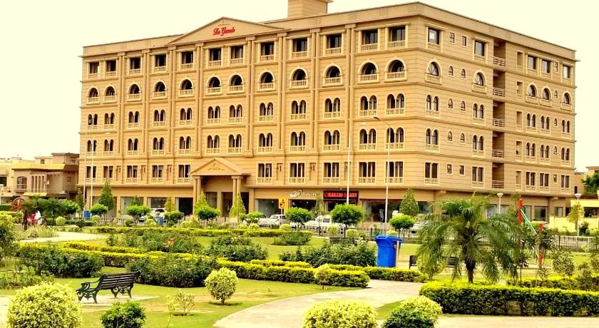 Executive 3 Bedrooms Apartment In Bahria Town — Hotel in Rawalpindi
