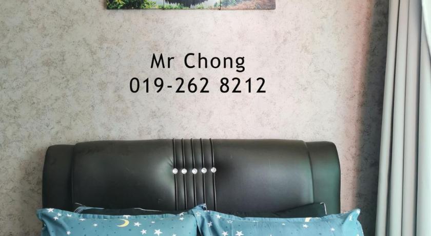 a bed with a picture of a bear on it, Cybersquare Studio Suites 1 @ Walking distance 10min to McD in Kuala Lumpur