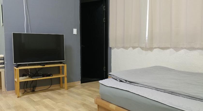 Image of Family  Room 5