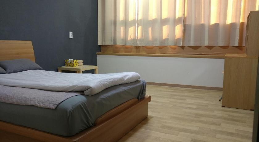 Image of Double Room - 1 Queen Bed 0
