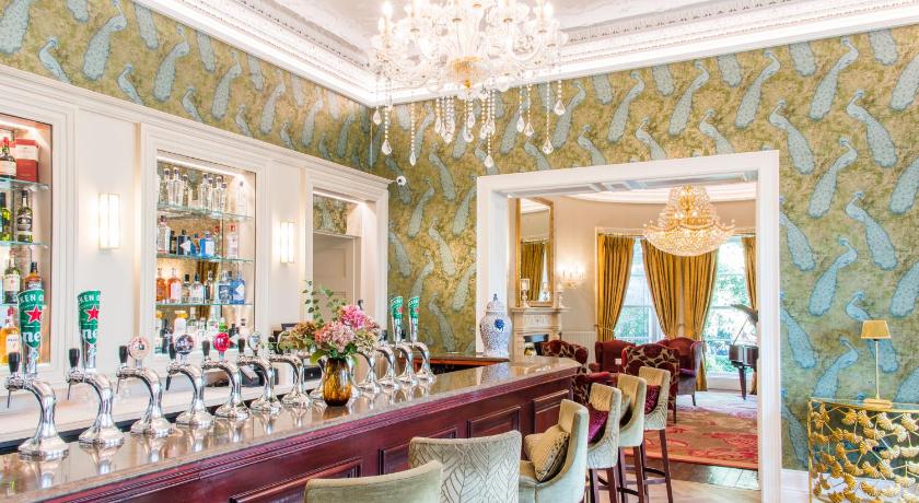 Cork's Vienna Woods Hotel & Villas