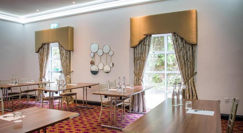 Cork's Vienna Woods Hotel & Villas