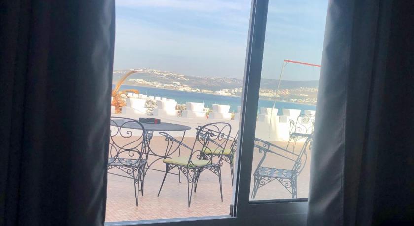 Image of Deluxe Double Room with Terrace and Sea View with shared bathroom 8