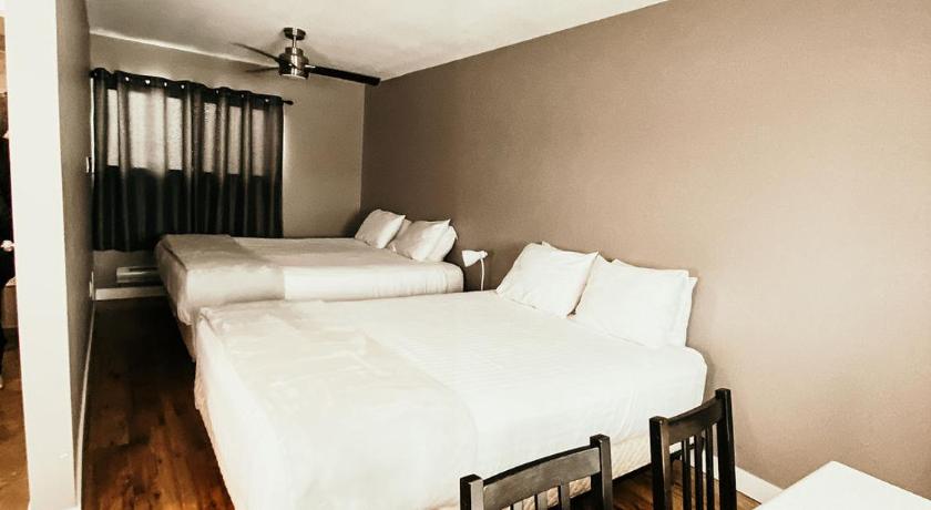 Hinton Highway Inn photo