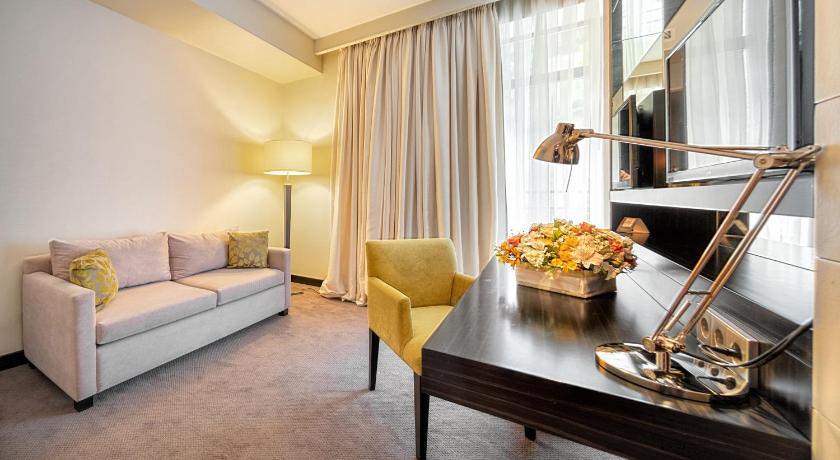 Image of 1 King Premium River View Balcony 0