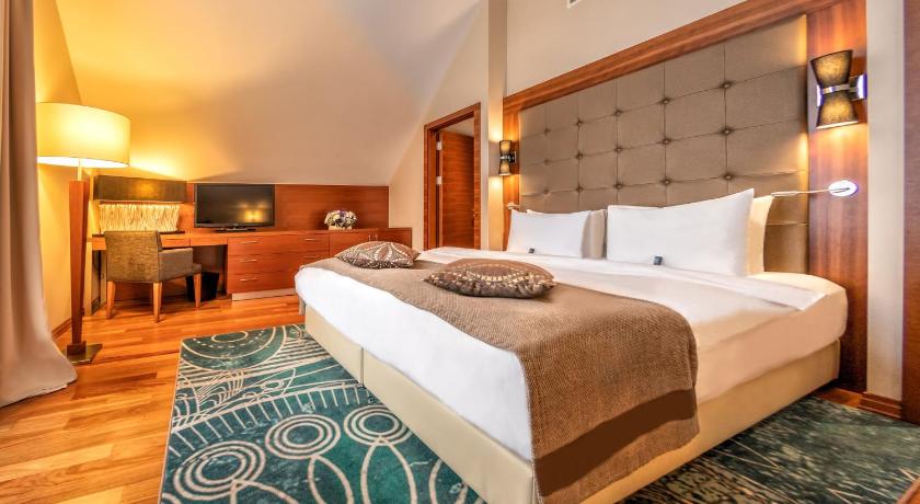Image of 1 Bedroom Suite 1