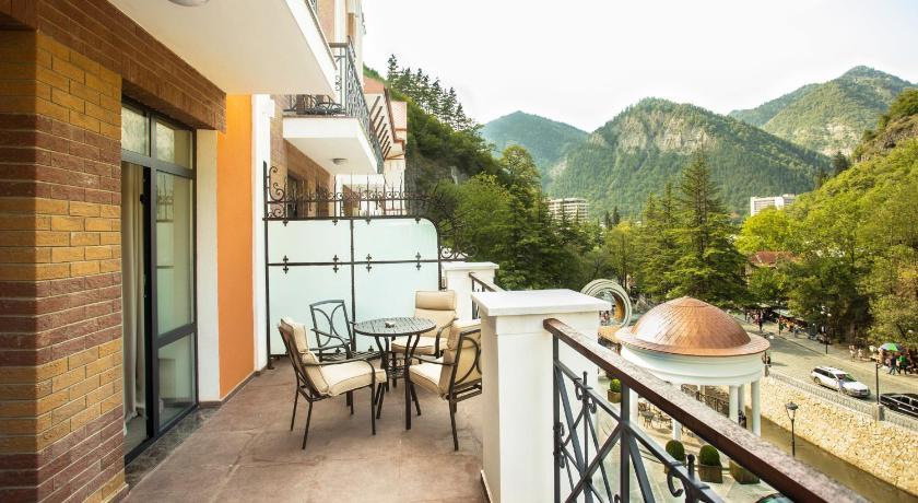 Image of 1 King Premium River View Balcony 1