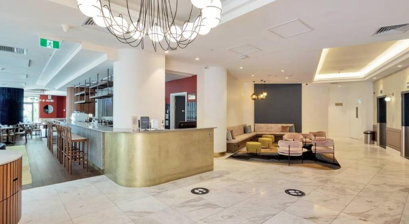 Independent Boutique Apartments on Queen photo