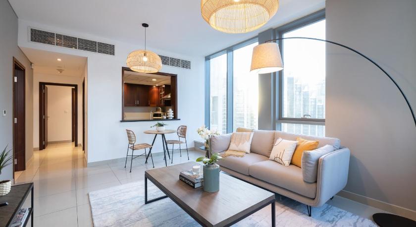The Tranquil Spot Burj Khalifa View High Floor 2BR — Hotel in Dubai