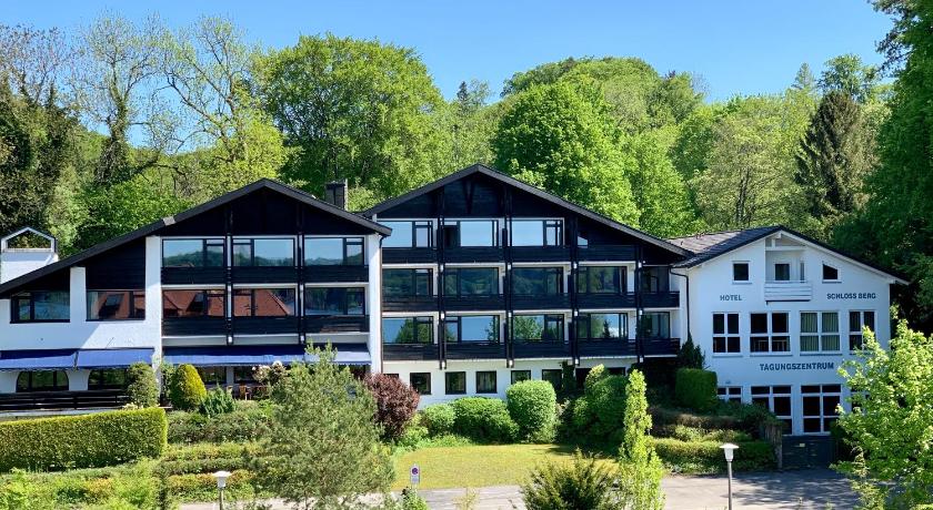 Hotel Schloss Berg — Hotel in Berg am Starnberger See