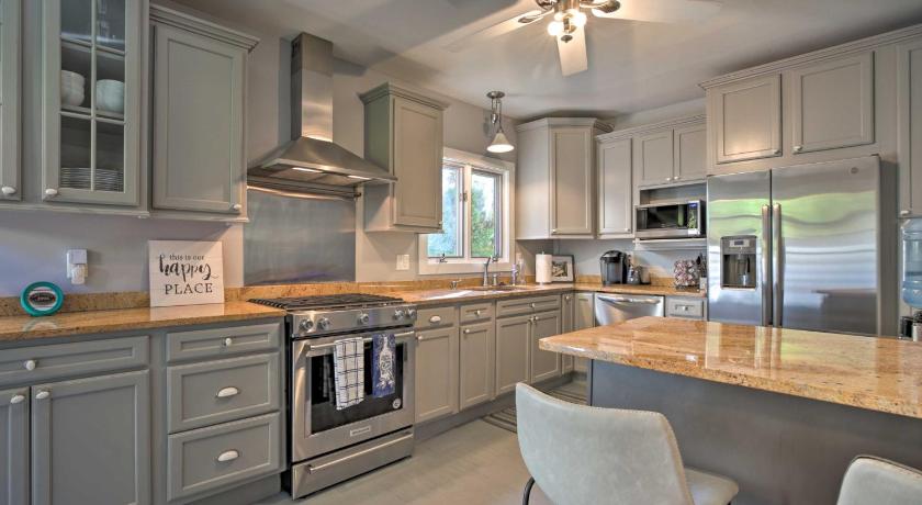 Dtwn Lake Geneva Home, Walk to Beach and Restaurants — Hotel in Deerfield (IL)
