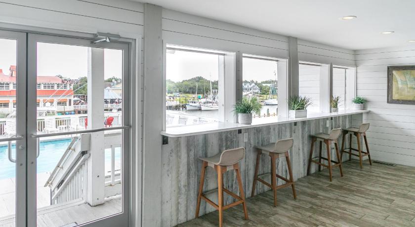 Shem Creek Inn photo