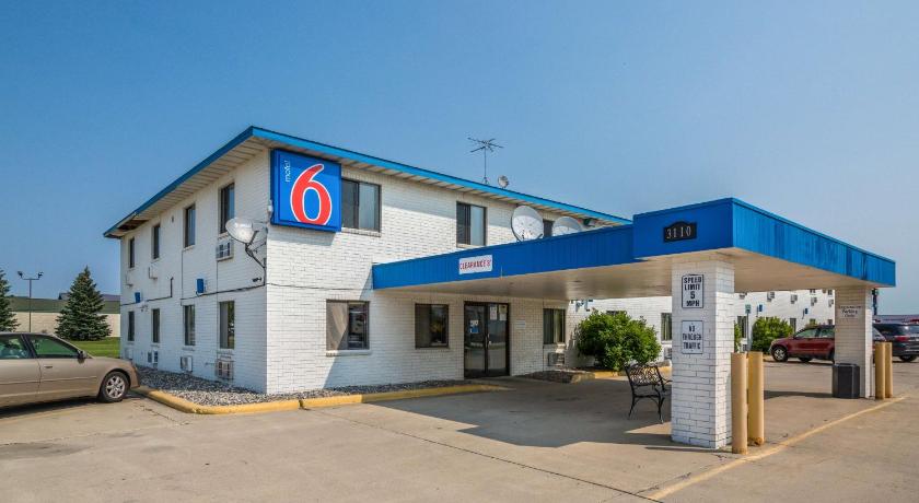 Motel 6-Fargo, ND - South