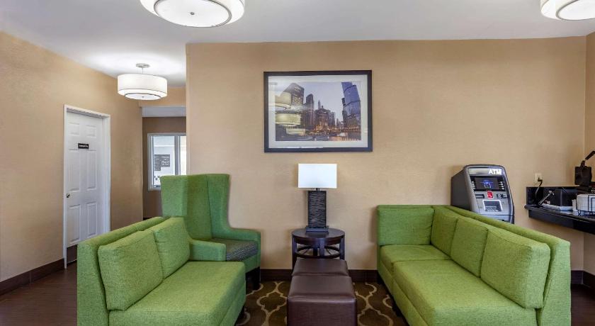 Comfort Inn Gurnee near Six Flags