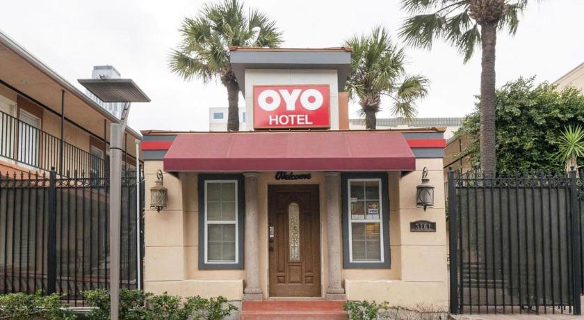 OYO Hotel & Apartments Houston Galleria