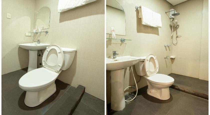 Bathroom, OYO 402 Royale Parc Hotel in Palawan