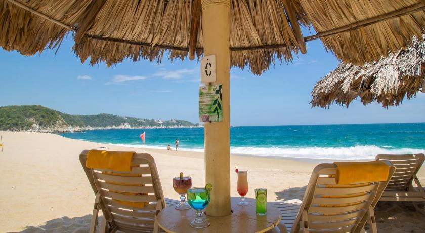 Hotel Castillo Huatulco & Beach Club