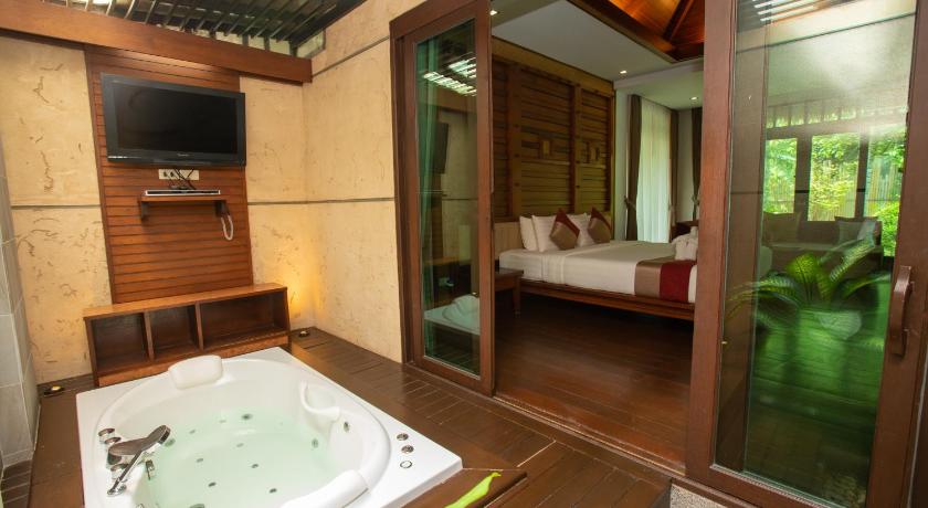 Image of jacuzzi villa 2