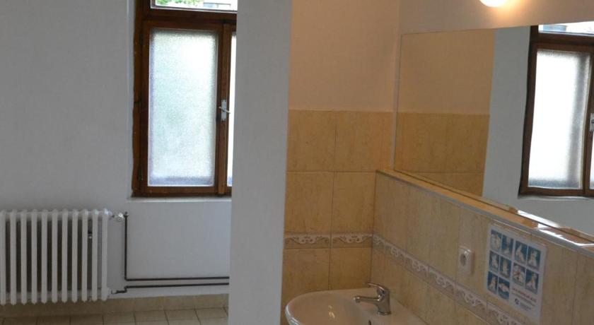Image of Triple Room with Shared Bathroom 7