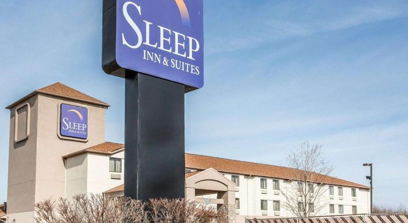 Sleep Inn and Suites Near I-90 and Ashtabula photo