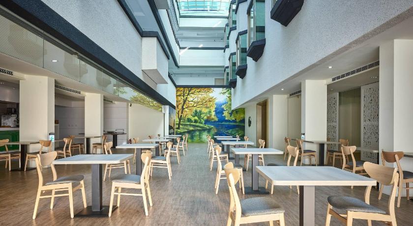 OURSEA HOTEL - image 4