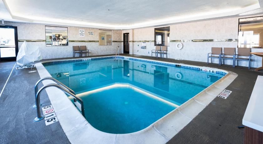 Country Inn & Suites by Radisson, South Haven, MI photo
