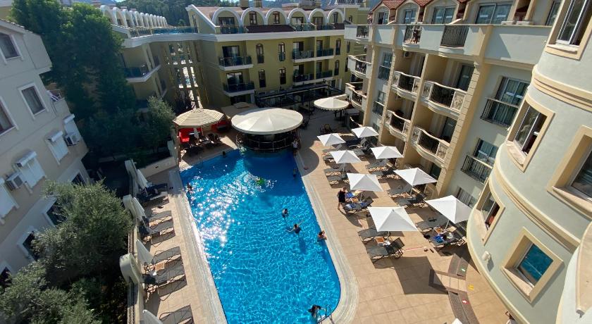 Club Karakas Apart Otel