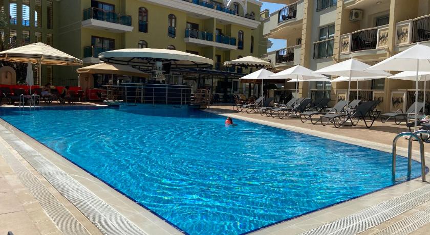 Club Karakas Apart Otel