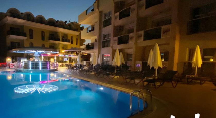 Club Karakas Apart Otel