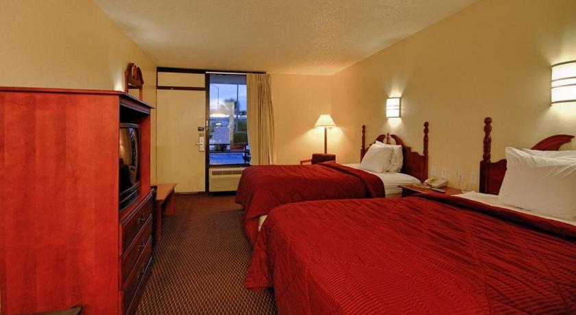 Super 6 Inn Suites Pensacola Pensacola Fl Ab 45