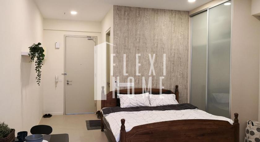 9am-5pm, SAME DAY CHECK IN AND CHECK OUT, Work from Home, Comfy &amp; Quiet Tamarind Suites-Cyberjaya by — Hotel in Kuala Lumpur