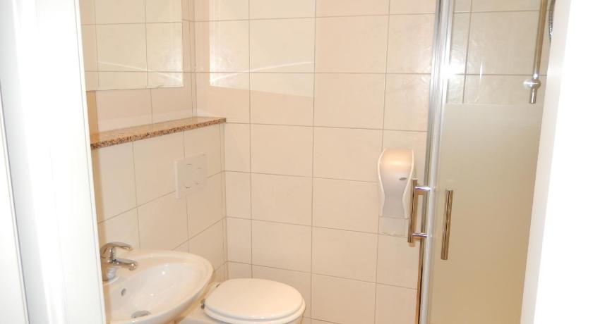 Image of Single Room with Private Bathroom 16