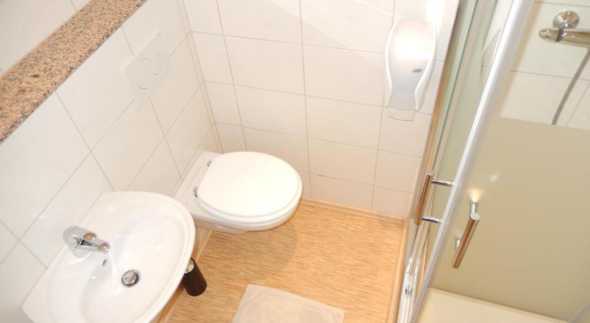 Image of Single Room with Private Bathroom 15