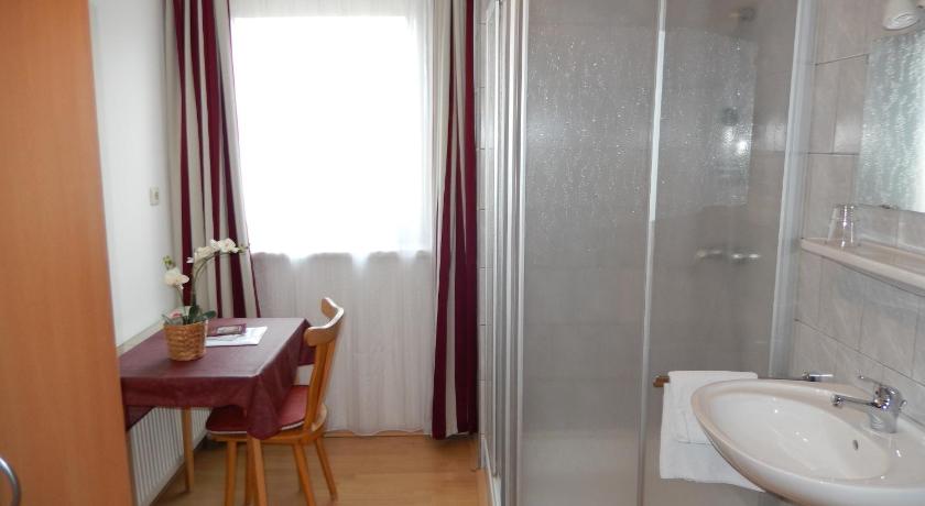 Image of Single Room with Shared Toilet 12