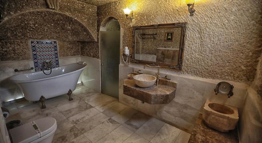 Traveller's Cave Hotel