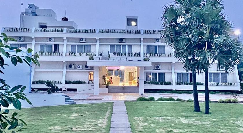 Riviera Beach Resort photo