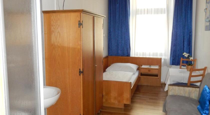 Image of Single Room with Shared Toilet 15