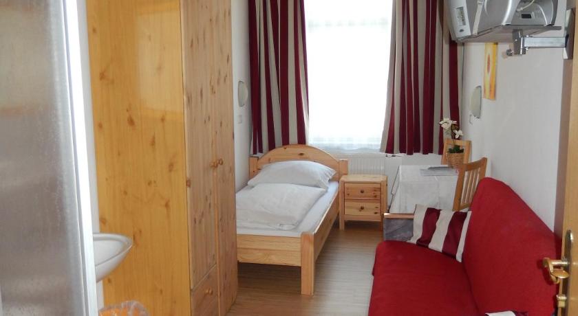 Image of Single Room with Shared Toilet 17