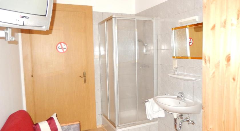 Image of Single Room with Shared Toilet 16