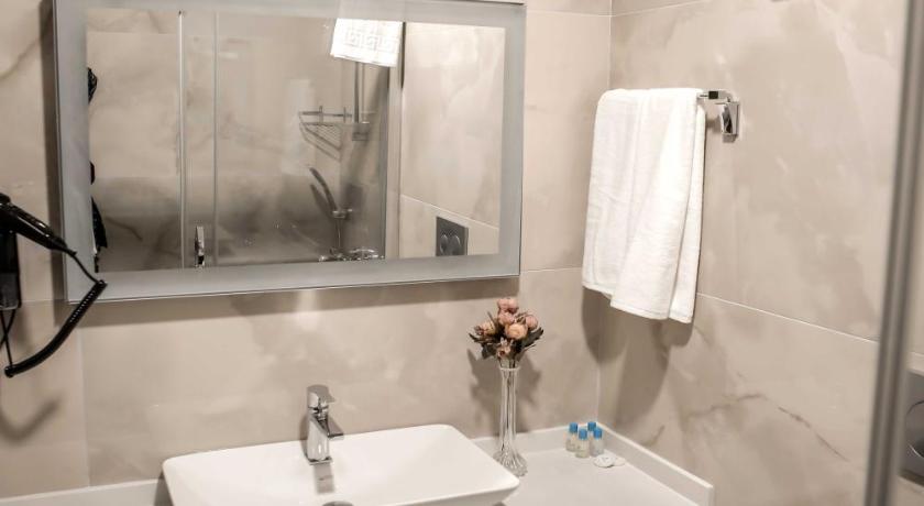 Dimen Hotel photo